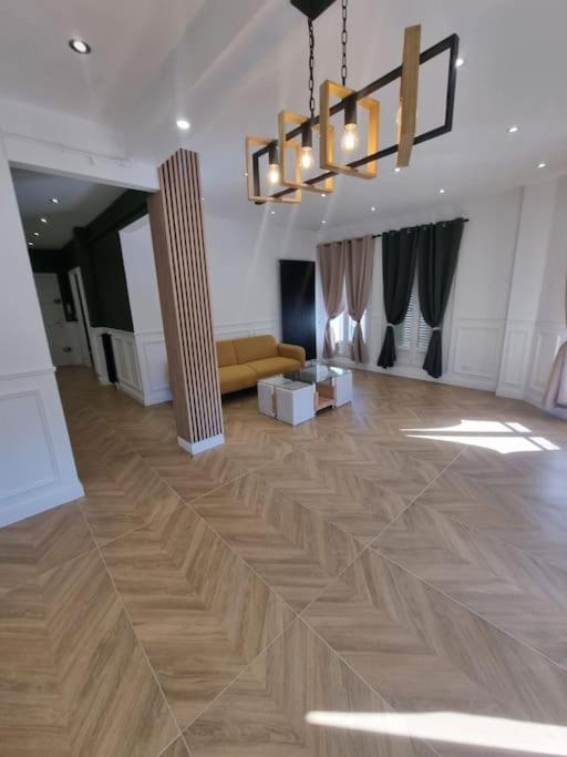 Location Appartement Beauvais Extérieur photo